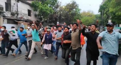 মিছিল শেষে খুব অল্প সময়ের মধ্যেই নেতাকর্মীরা বিচ্ছিন্নভাবে চারদিকে ছড়িয়ে ছিটিয়ে পড়েন
